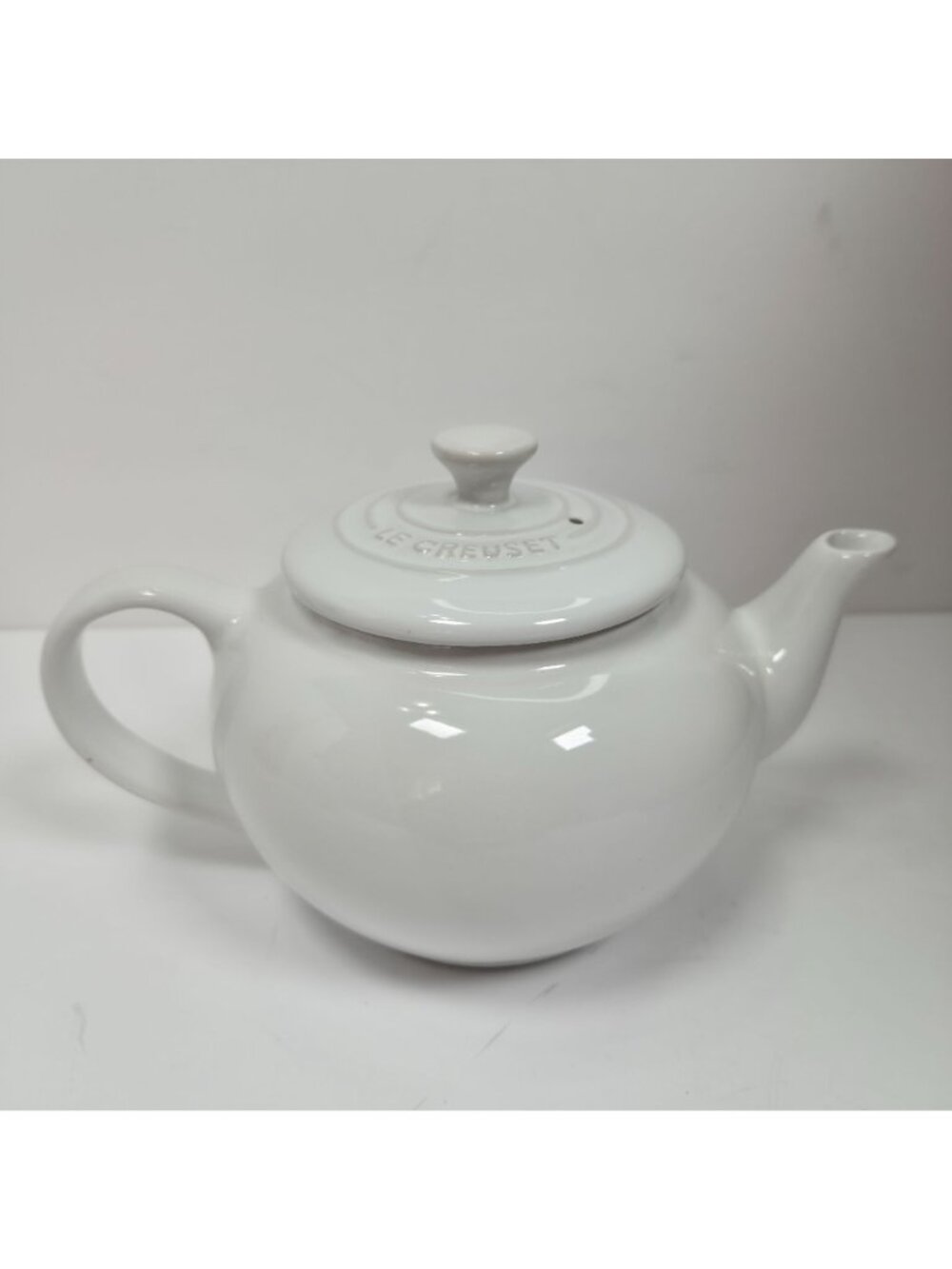 Le Creuset White Ceramic Teapot With Infuser Sturdy Handle & Lid - Picture 2 of 11